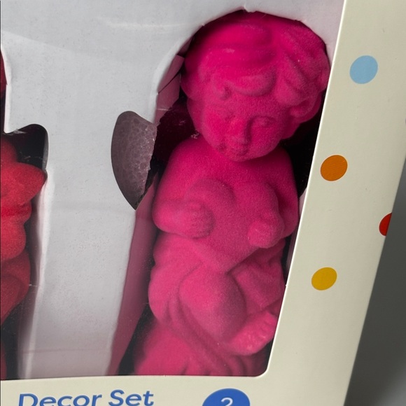 Spritz Cupids Figurals in Pink and Red - Picture 6 of 11